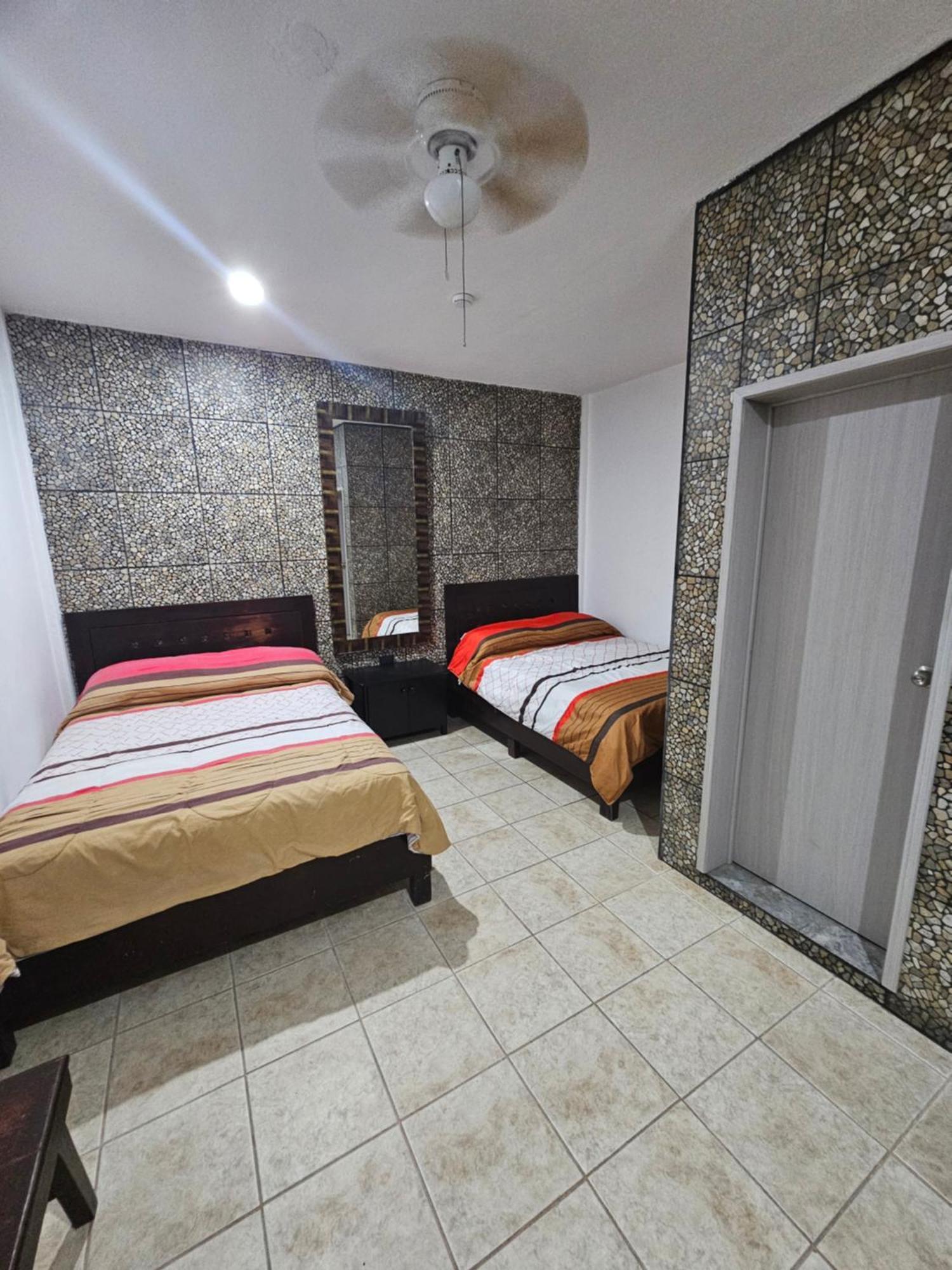 Hotel Posada Marcas Cancún Buitenkant foto